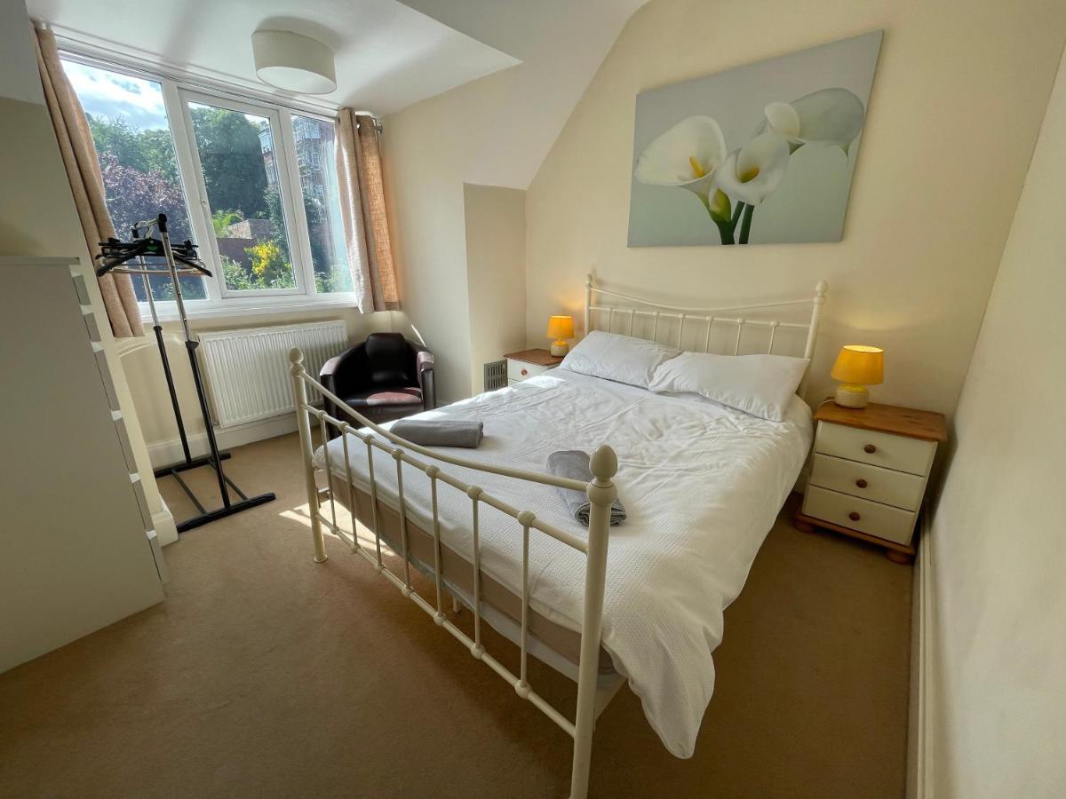Large 5 Bed House In Scarborough Near The Beach, Large Garden & Hot Tub 외부 사진