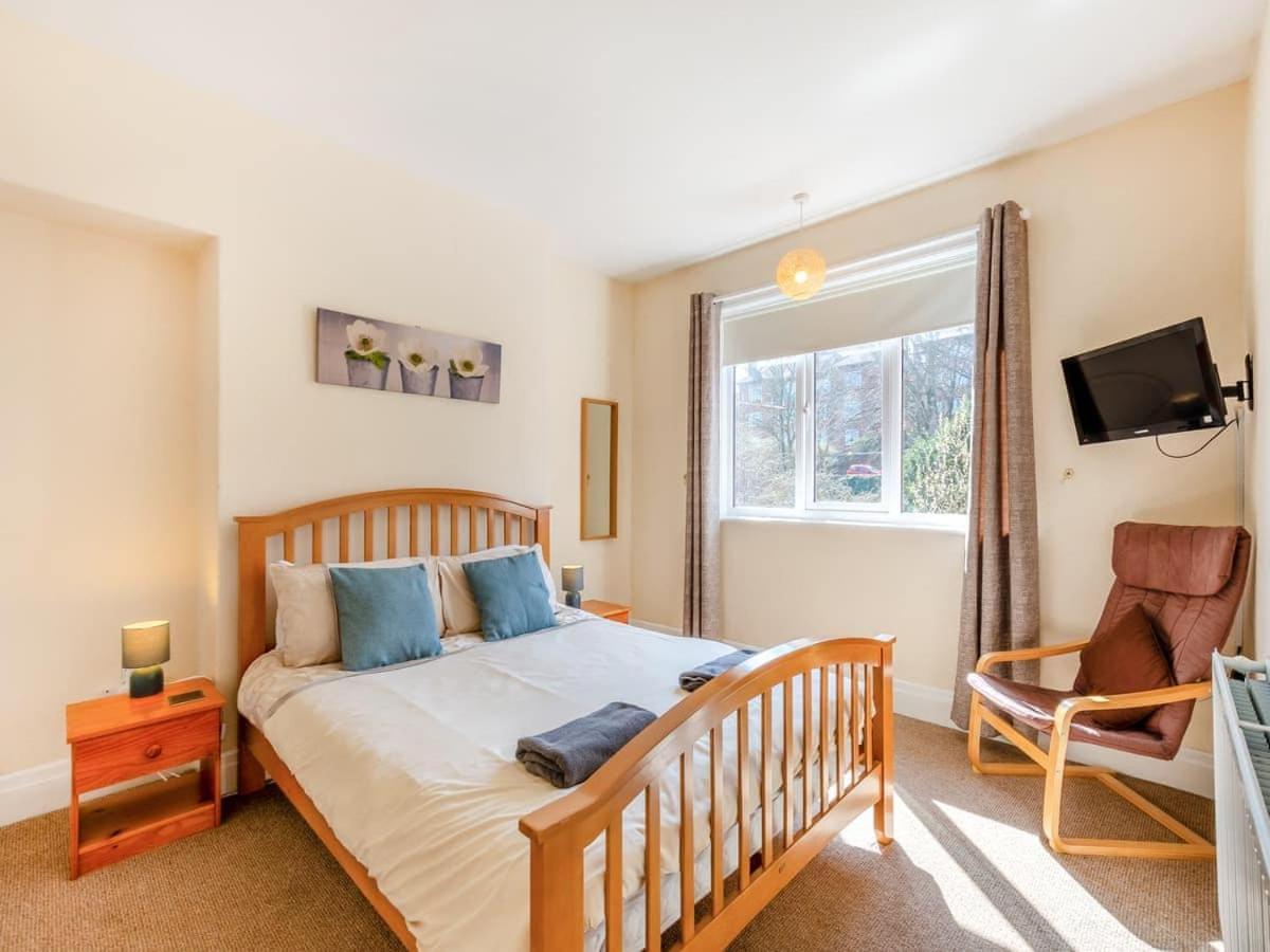 Large 5 Bed House In Scarborough Near The Beach, Large Garden & Hot Tub 외부 사진